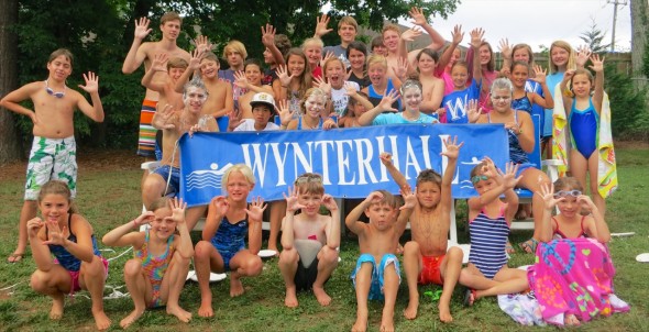 Wynterhall-swim-team